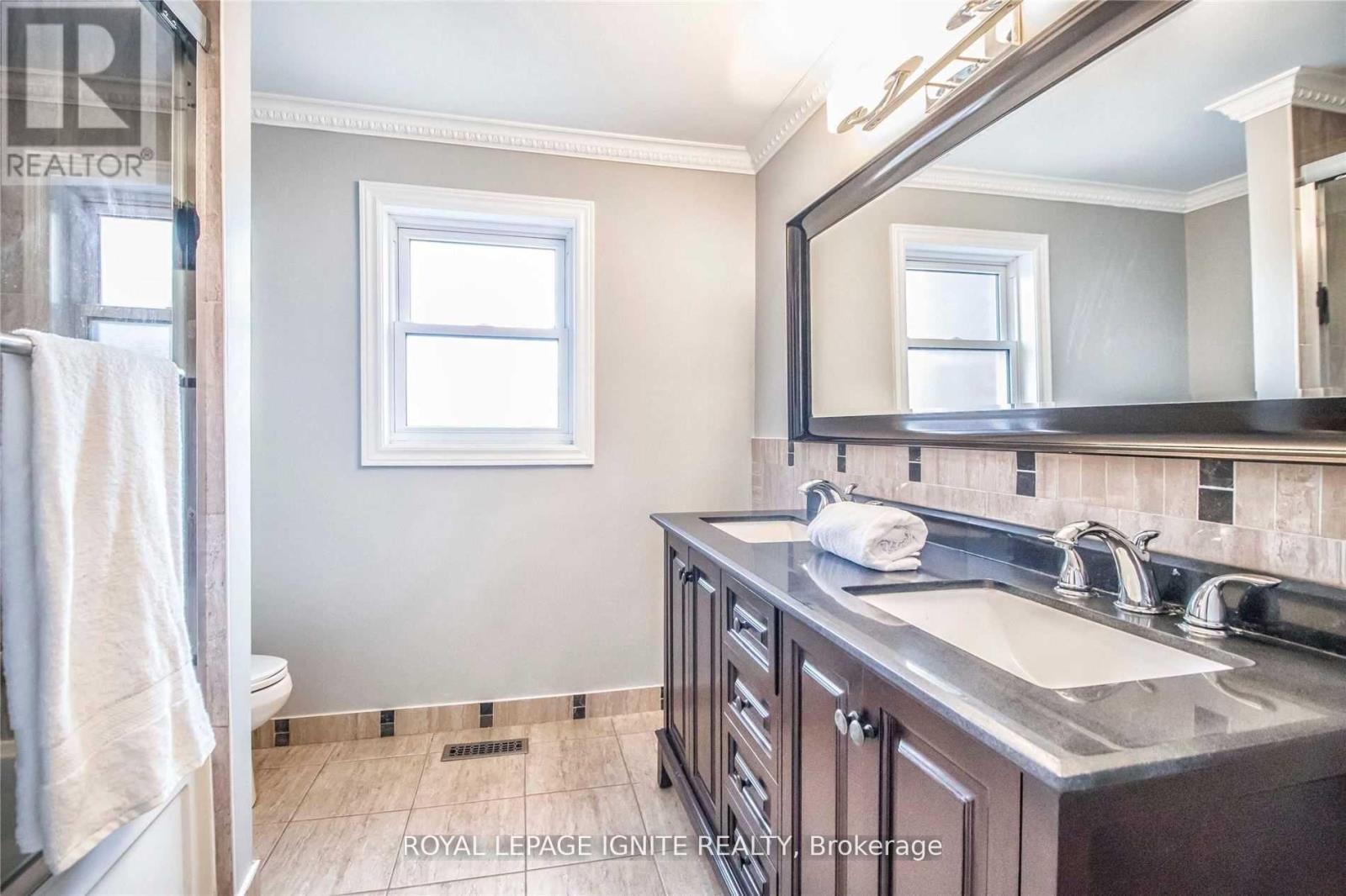 11 Carisbrooke Square, Toronto (Malvern), Ontario  M1B 4M2 - Photo 16 - E13027944