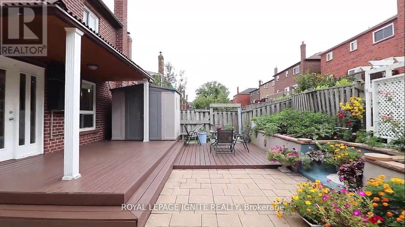 11 Carisbrooke Square, Toronto (Malvern), Ontario  M1B 4M2 - Photo 29 - E13027944