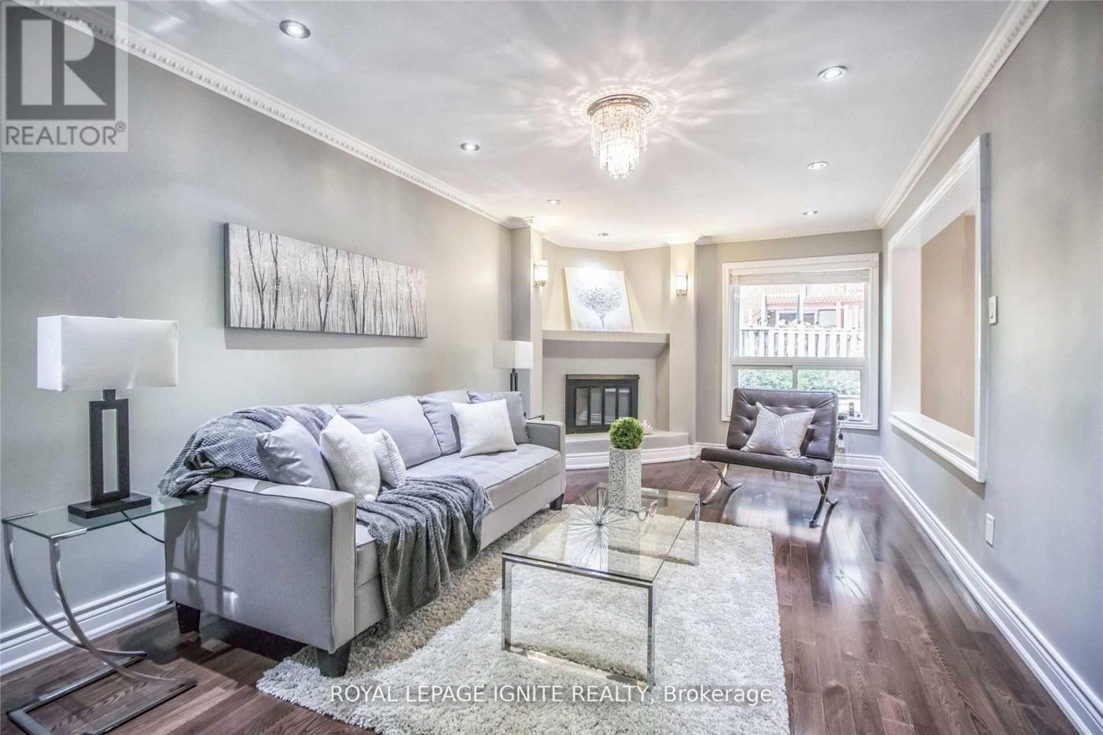 11 Carisbrooke Square, Toronto (Malvern), Ontario  M1B 4M2 - Photo 8 - E13027944