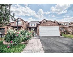 11 CARISBROOKE SQUARE, Toronto, Ontario