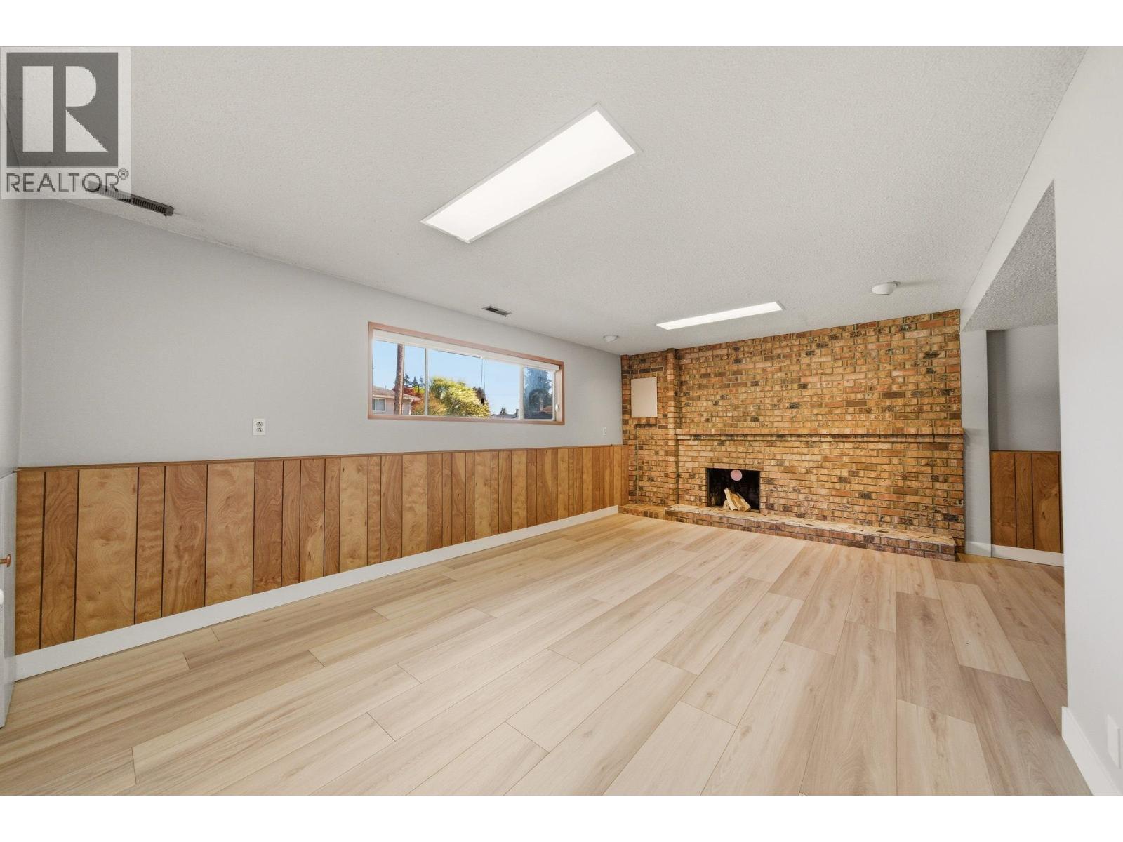 3561 York Street, Port Coquitlam, British Columbia  V3B 4A8 - Photo 2 - R3114377