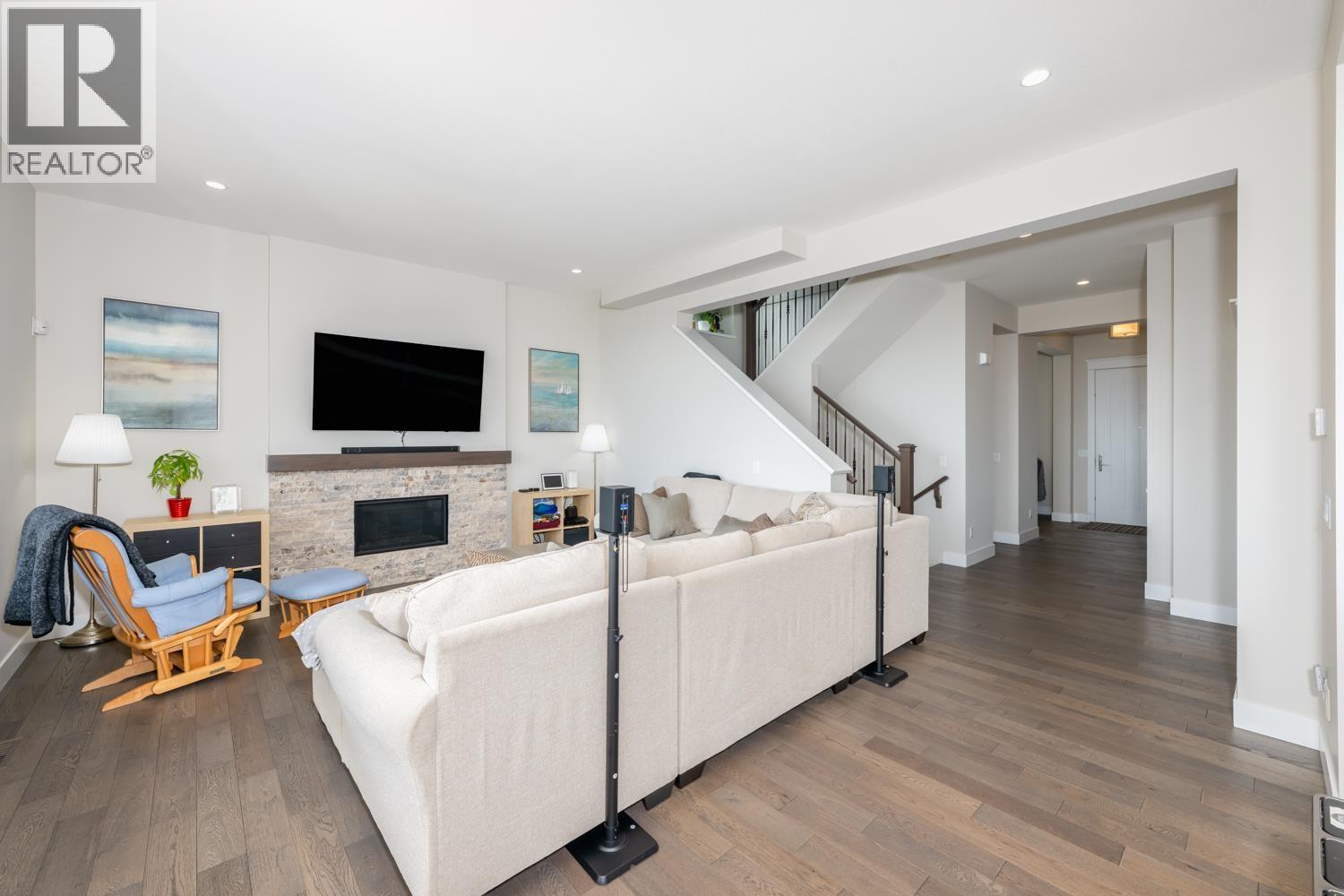 3534 Trestle Court, Coquitlam, British Columbia  V3E 0L5 - Photo 11 - R3114397