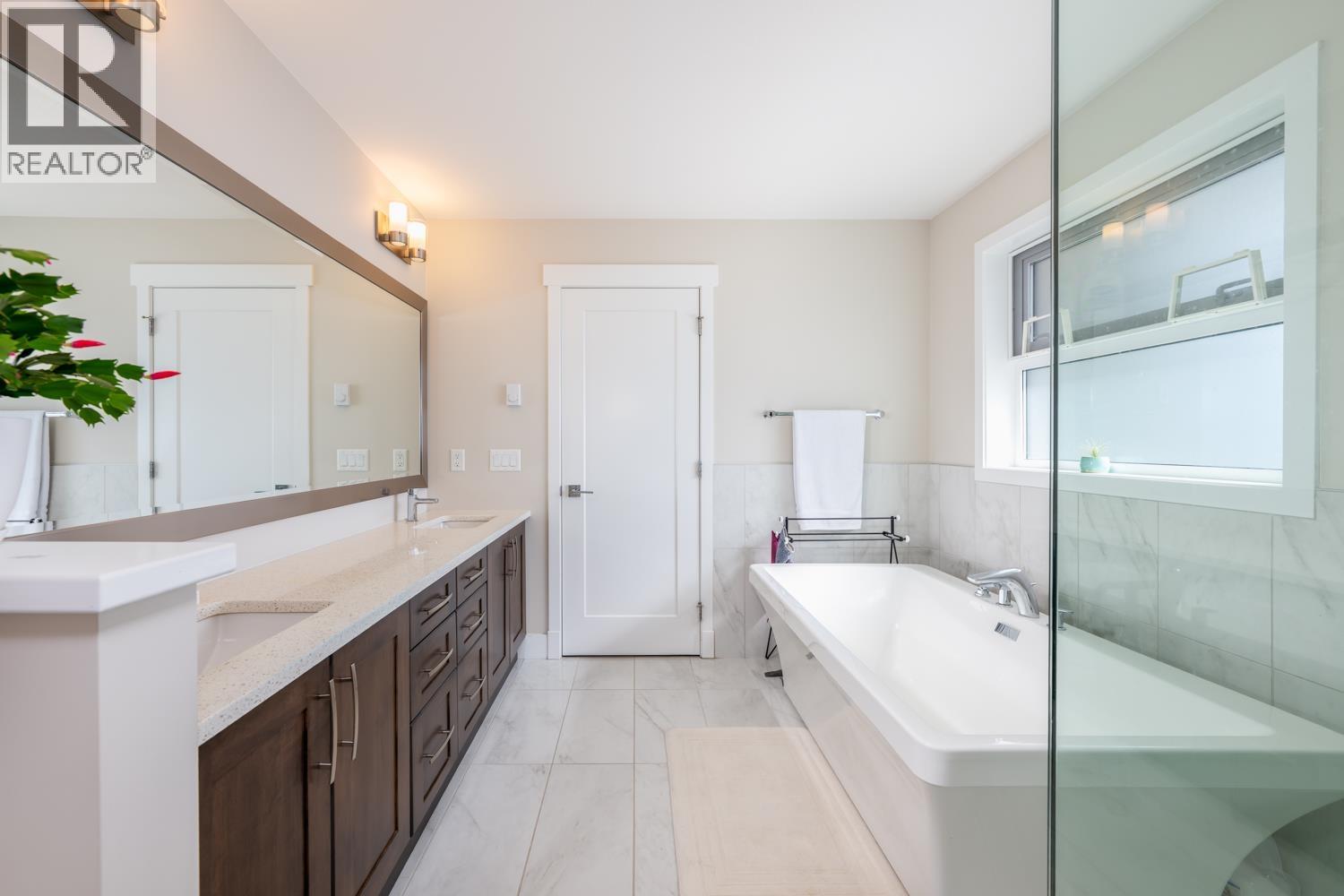 3534 Trestle Court, Coquitlam, British Columbia  V3E 0L5 - Photo 30 - R3114397