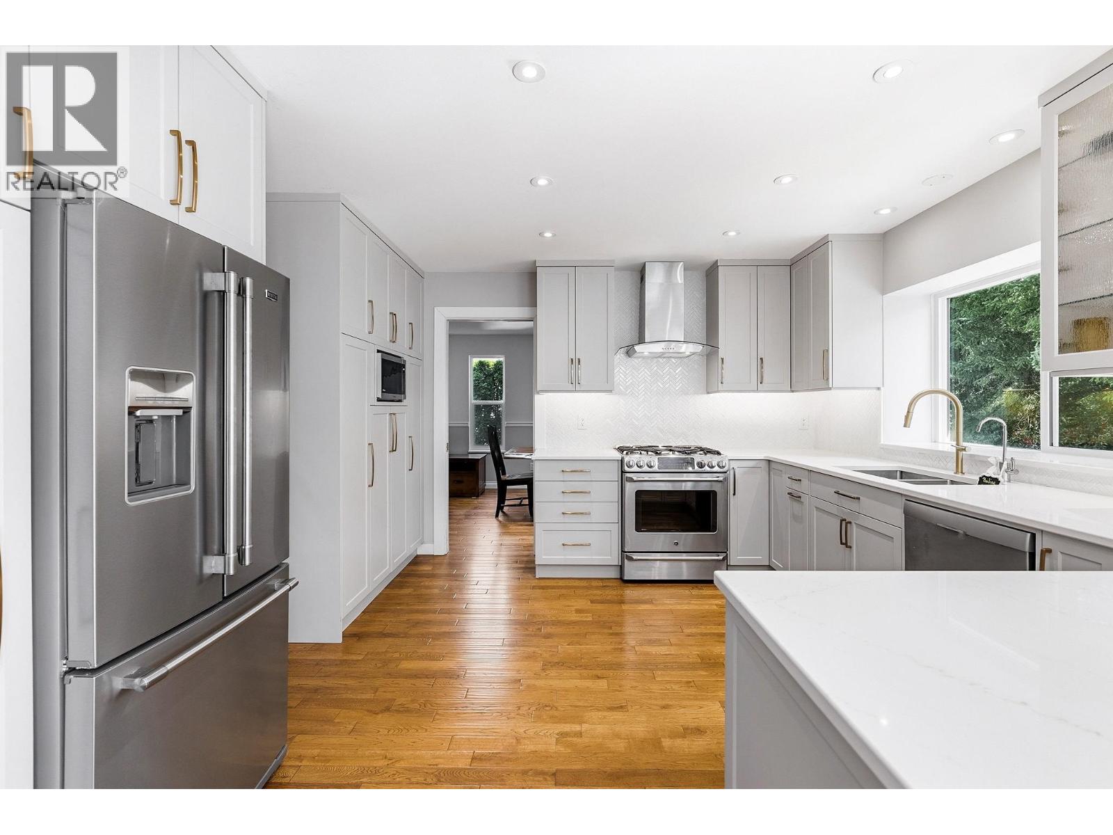 1381 Oxford Street, Coquitlam, British Columbia  V3E 3G5 - Photo 4 - R3114406