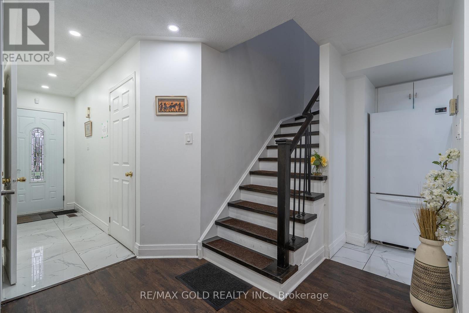 102 Bunchberry Way, Brampton, Ontario  L6R 2E8 - Photo 11 - W13006348