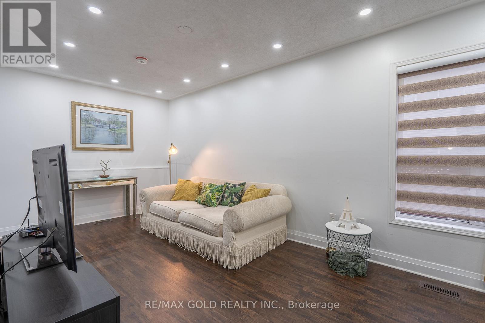 102 BUNCHBERRY WAY, Brampton, Ontario