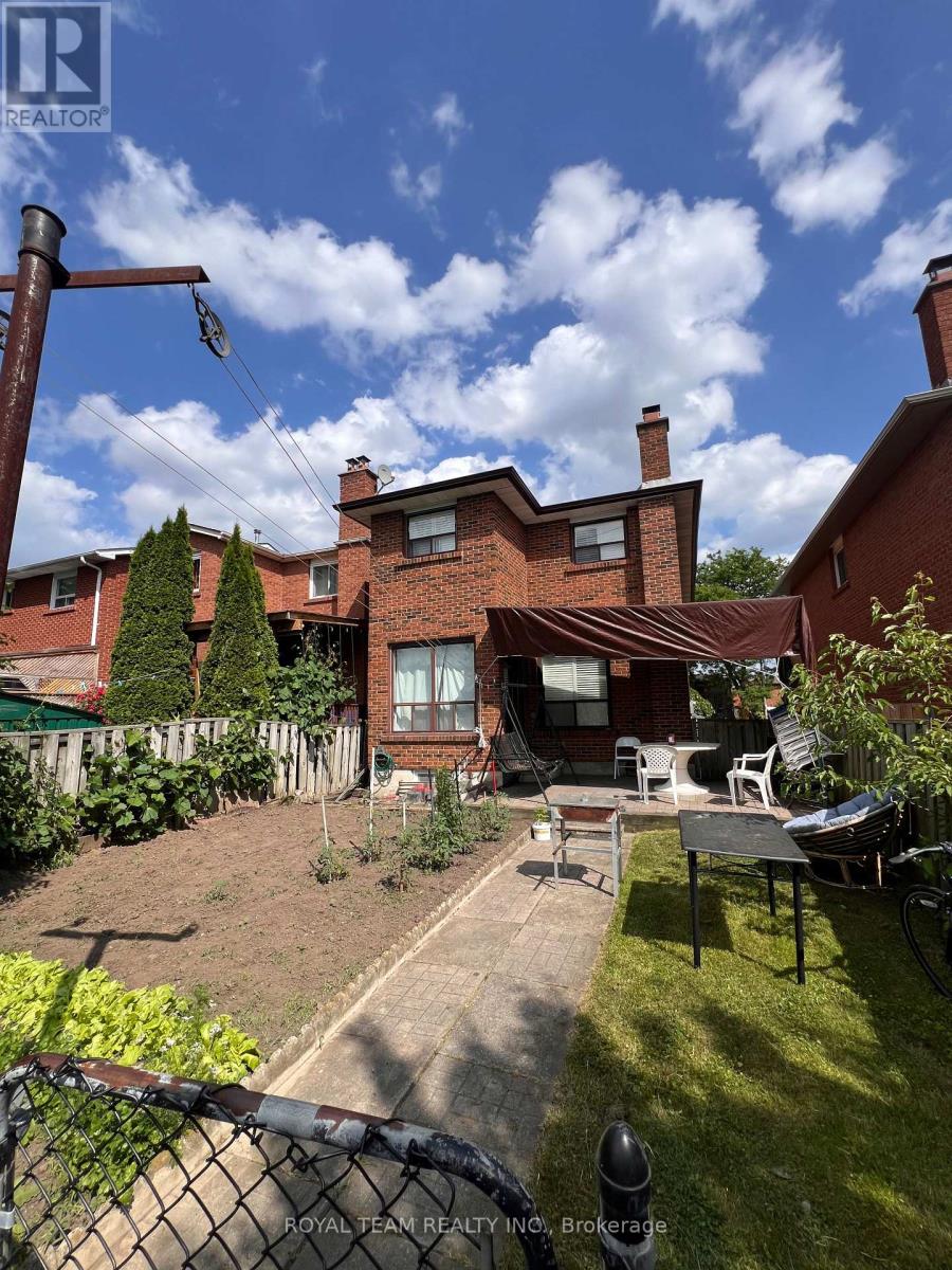 28 Oakmount Crescent, Vaughan (Glen Shields), Ontario  L4K 2C3 - Photo 4 - N13027930