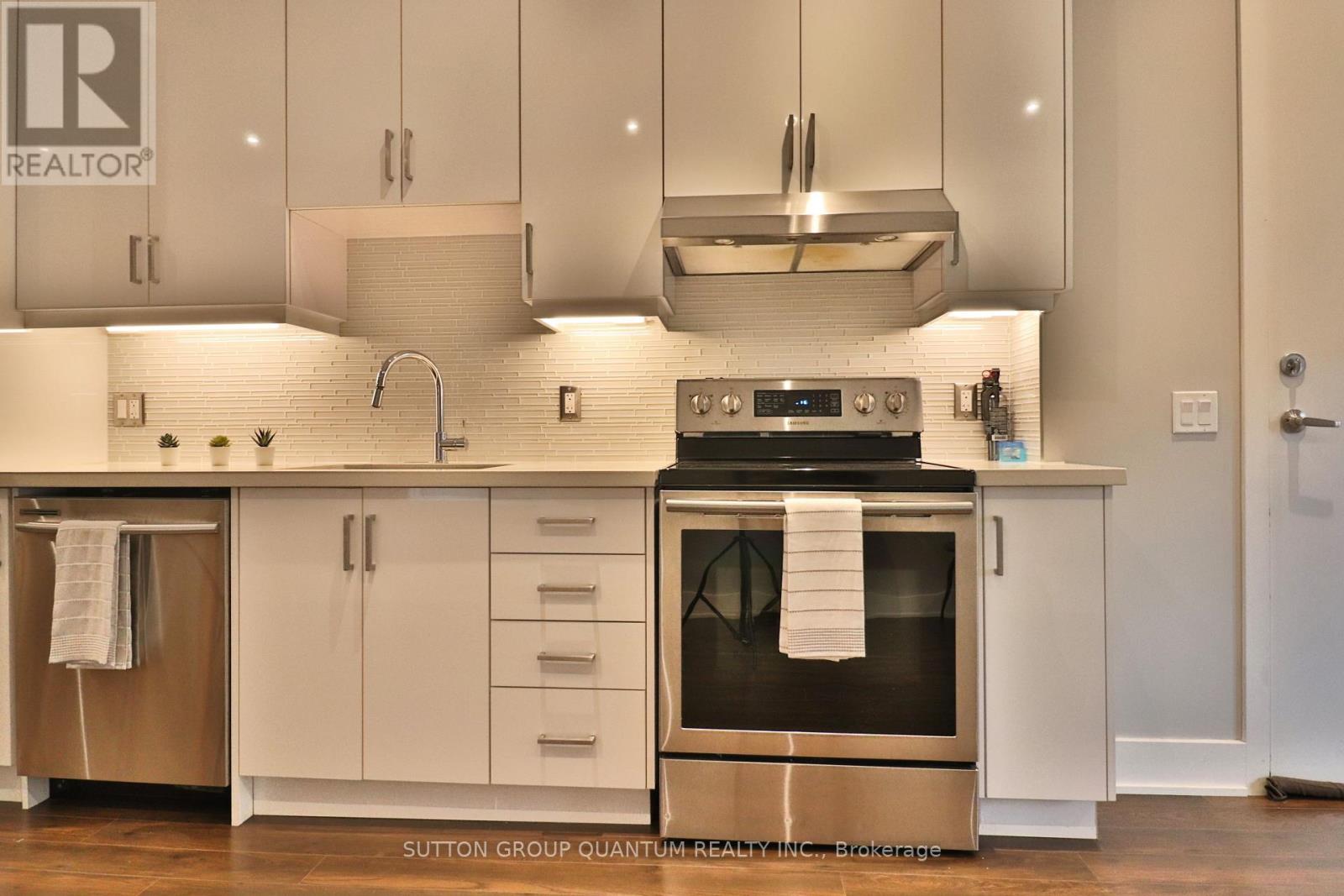 Main - 35 Cloverdale Road, Toronto, Ontario  M6N 3L6 - Photo 3 - W13027932