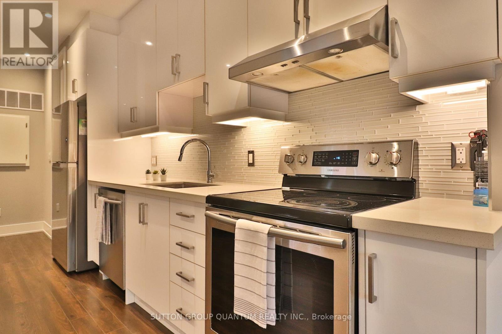 Main - 35 Cloverdale Road, Toronto, Ontario  M6N 3L6 - Photo 5 - W13027932