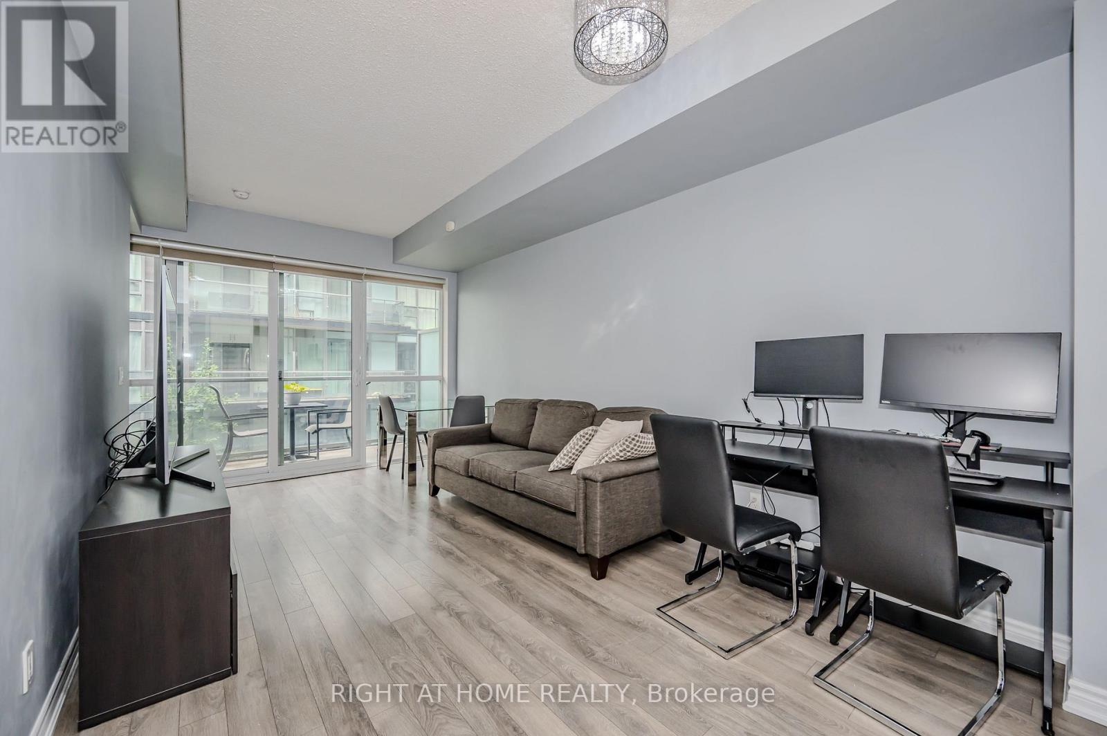 917 - 15 James Finlay Way, Toronto (Downsview-Roding-Cfb), Ontario  M3M 0B3 - Photo 3 - W13027940