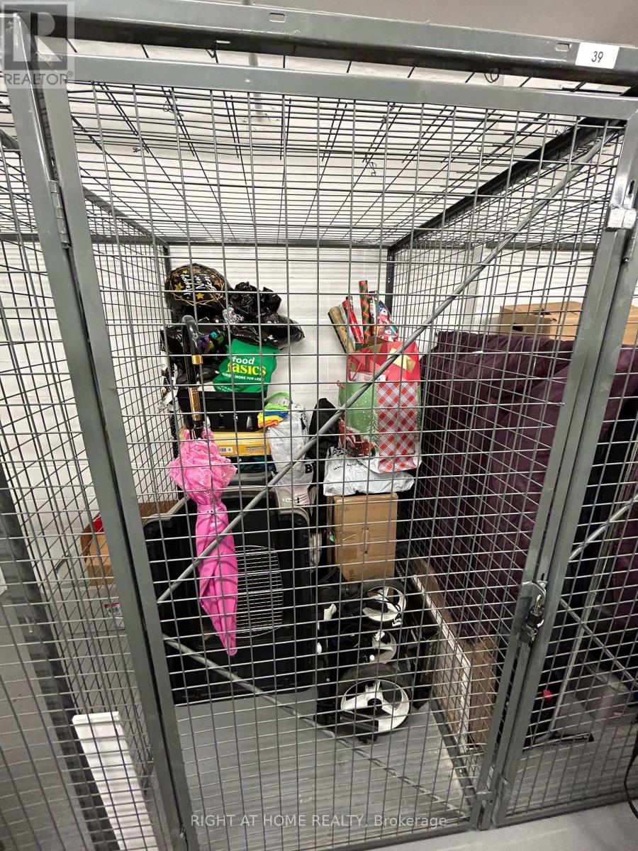 917 - 15 James Finlay Way, Toronto (Downsview-Roding-Cfb), Ontario  M3M 0B3 - Photo 34 - W13027940