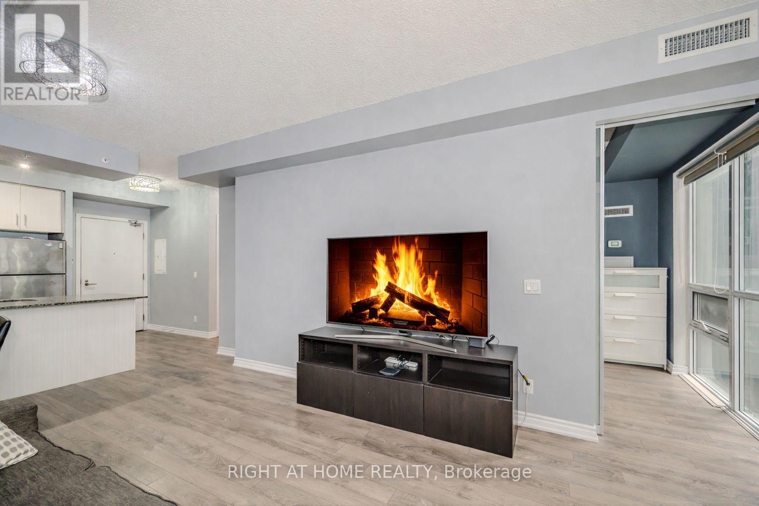 917 - 15 James Finlay Way, Toronto (Downsview-Roding-Cfb), Ontario  M3M 0B3 - Photo 4 - W13027940