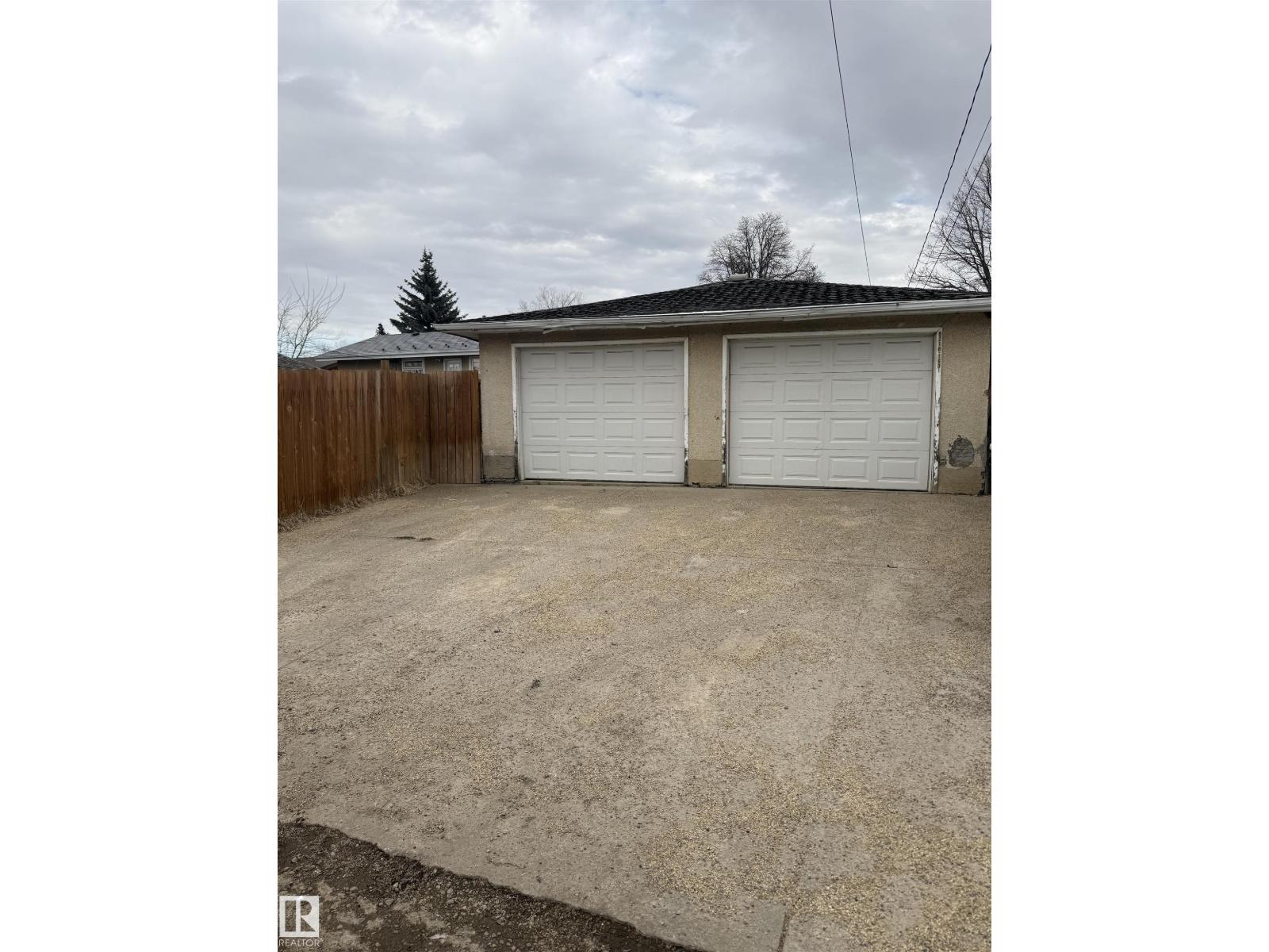 9216 169 St NW, Edmonton, Alberta  T5R 0A8 - Photo 11 - E4483389