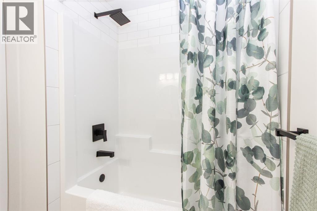 224 Emerald Drive, Red Deer, Alberta  T4P 3E2 - Photo 20 - A2298375