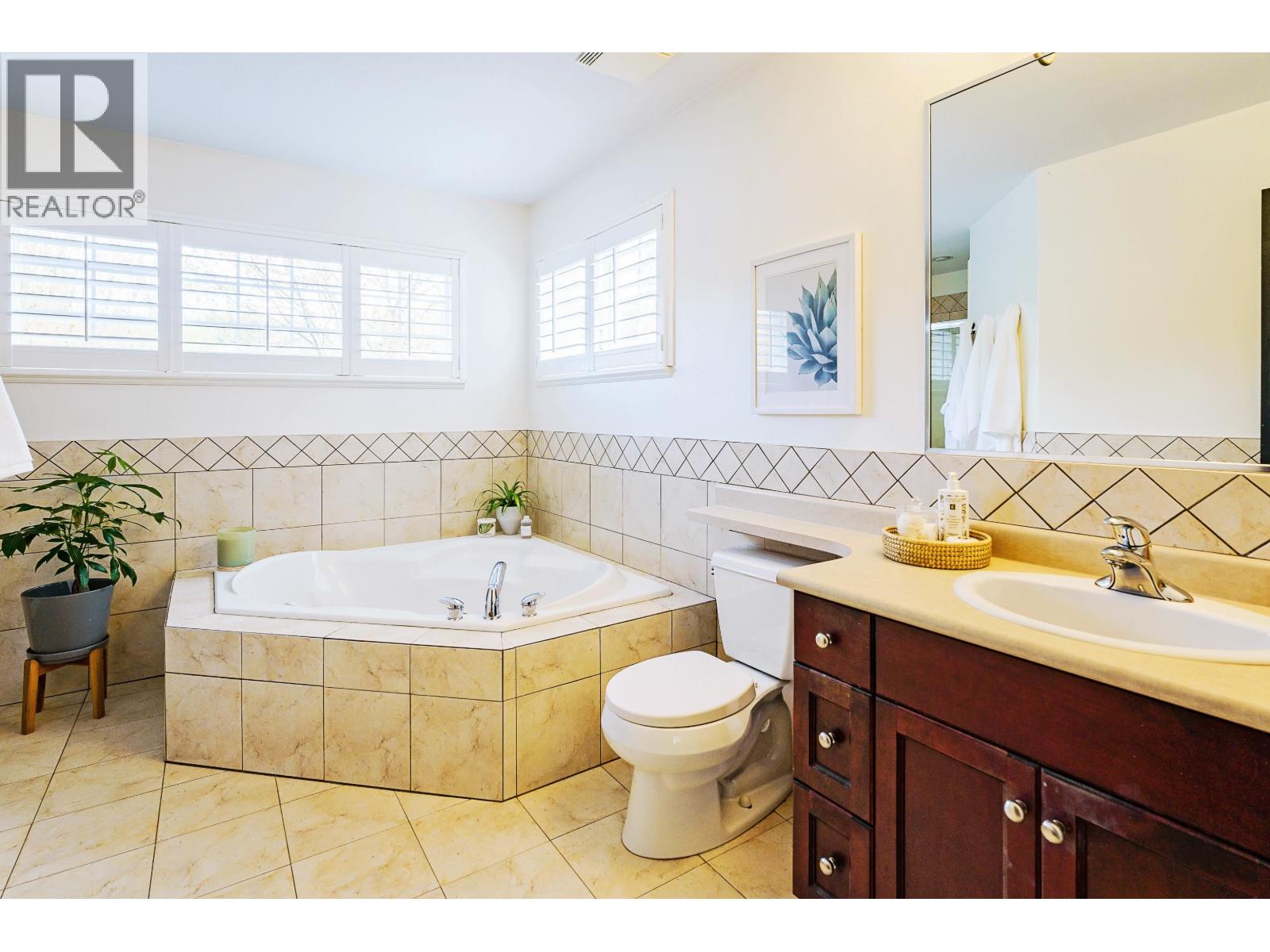 23346 133 Avenue, Maple Ridge, British Columbia  V4R 2W6 - Photo 15 - R3114390