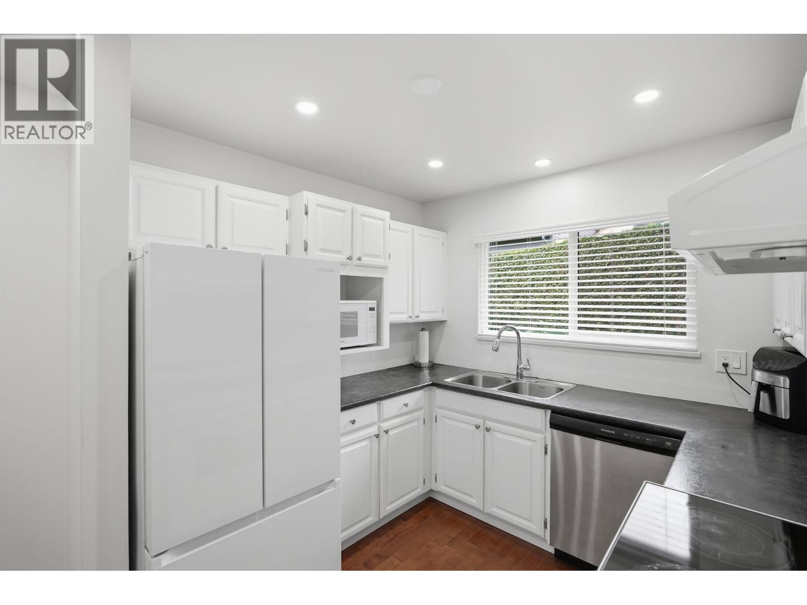 7506 Westbank Place, Vancouver, British Columbia  V5S 3Y6 - Photo 8 - R3114268