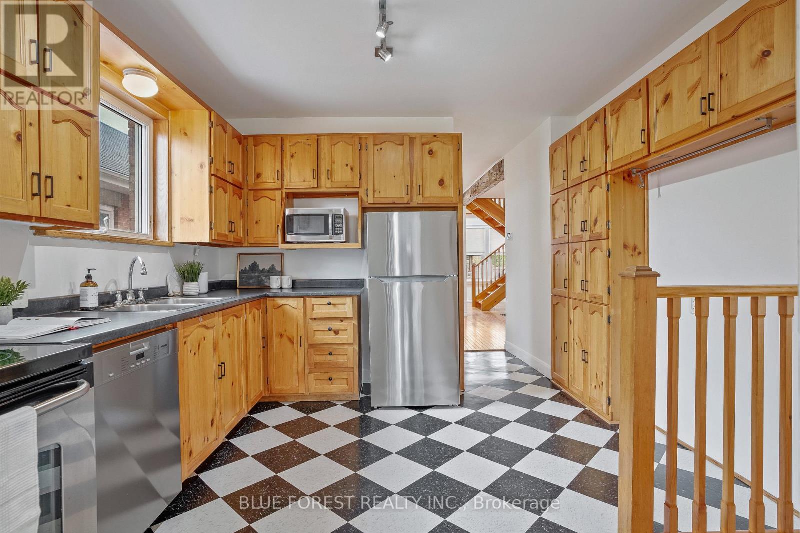 343 Emery Street E, London South, Ontario  N6C 2E4 - Photo 11 - X13027986