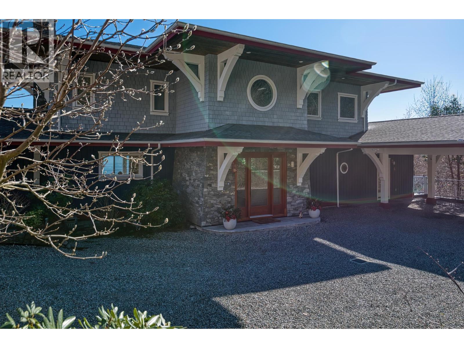 1128 Twin Isle Drive, Gibsons, British Columbia  V0N 1V1 - Photo 2 - R3101875