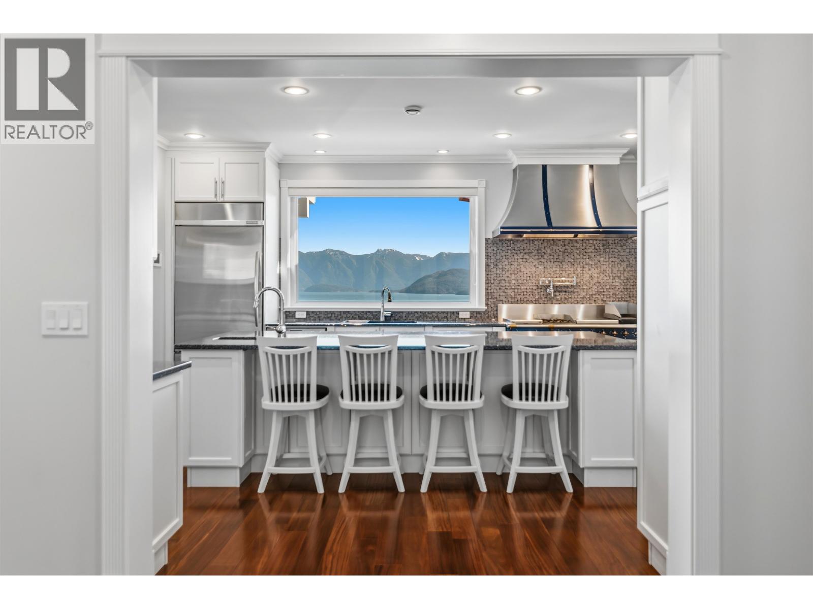 1128 Twin Isle Drive, Gibsons, British Columbia  V0N 1V1 - Photo 10 - R3101875