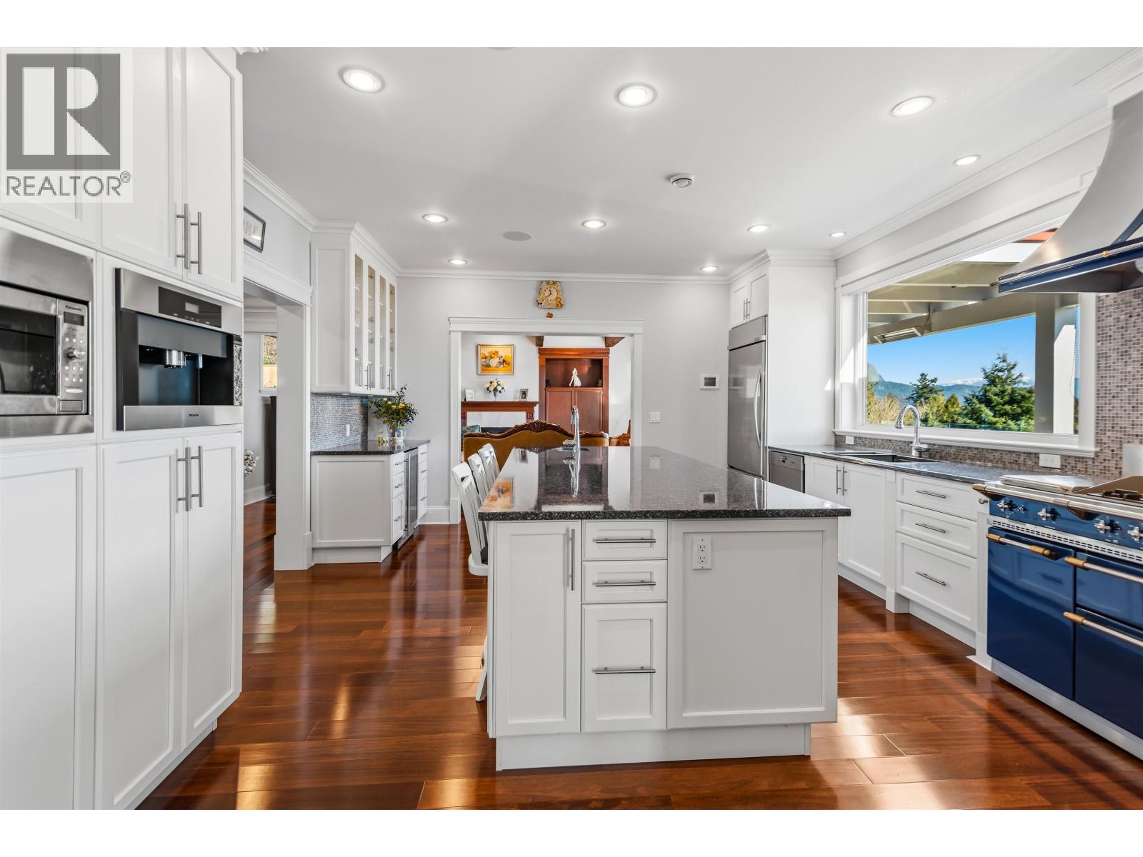 1128 Twin Isle Drive, Gibsons, British Columbia  V0N 1V1 - Photo 11 - R3101875