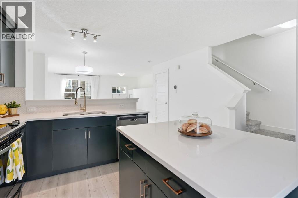 812 Cranbrook Walk SE, Calgary, Alberta  T3M 2V5 - Photo 17 - A2298479