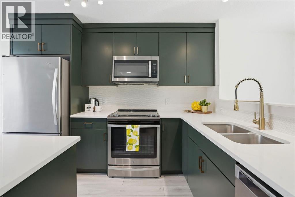 812 Cranbrook Walk SE, Calgary, Alberta  T3M 2V5 - Photo 15 - A2298479