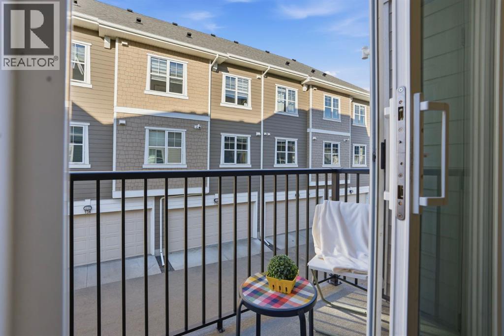 812 Cranbrook Walk SE, Calgary, Alberta  T3M 2V5 - Photo 19 - A2298479