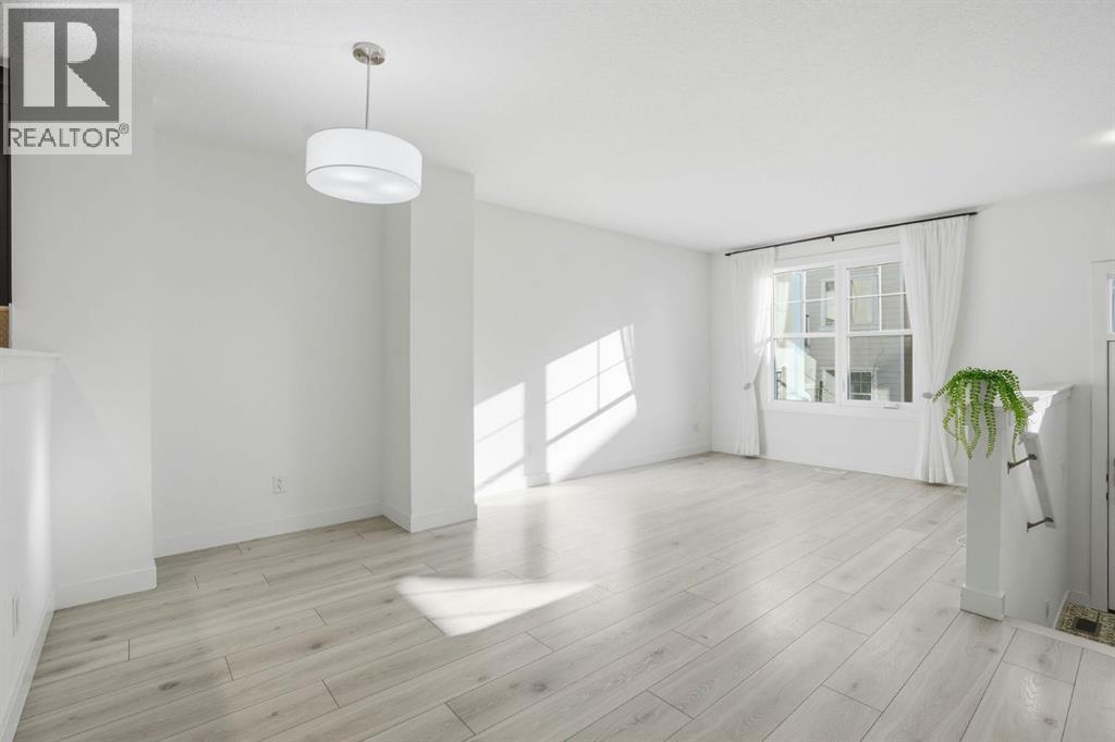 812 Cranbrook Walk SE, Calgary, Alberta  T3M 2V5 - Photo 8 - A2298479