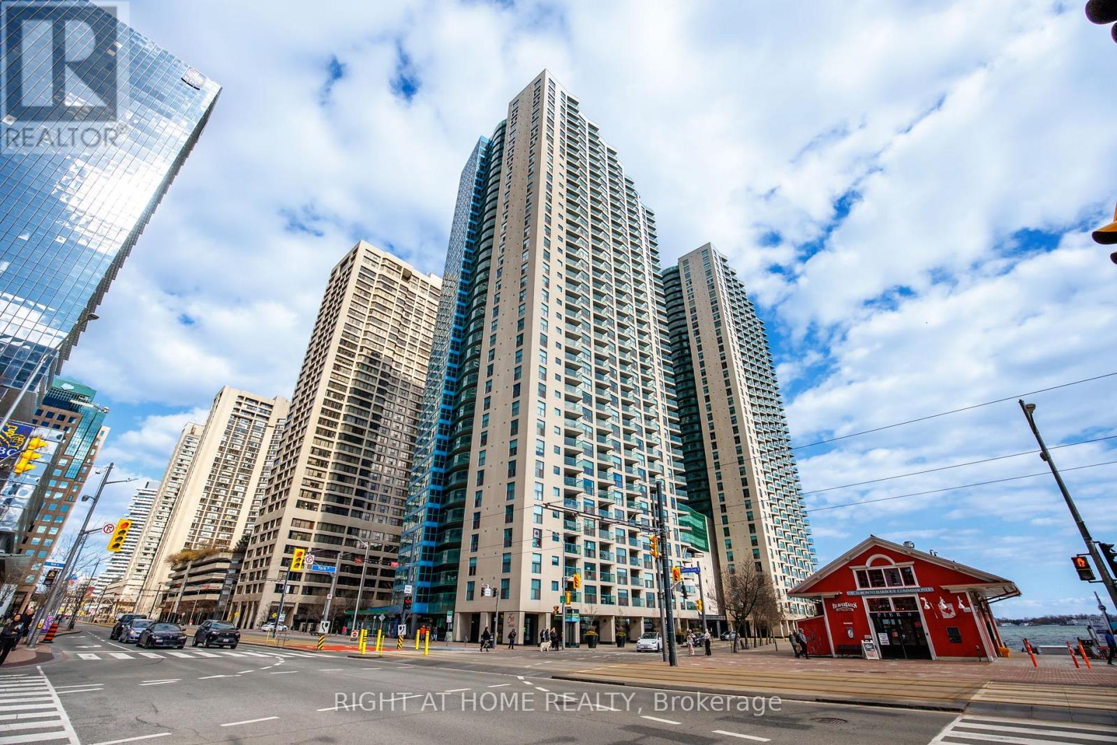 2306 - 77 Harbour Square, Toronto (Waterfront Communities), Ontario  M5J 2S2 - Photo 2 - C13027980