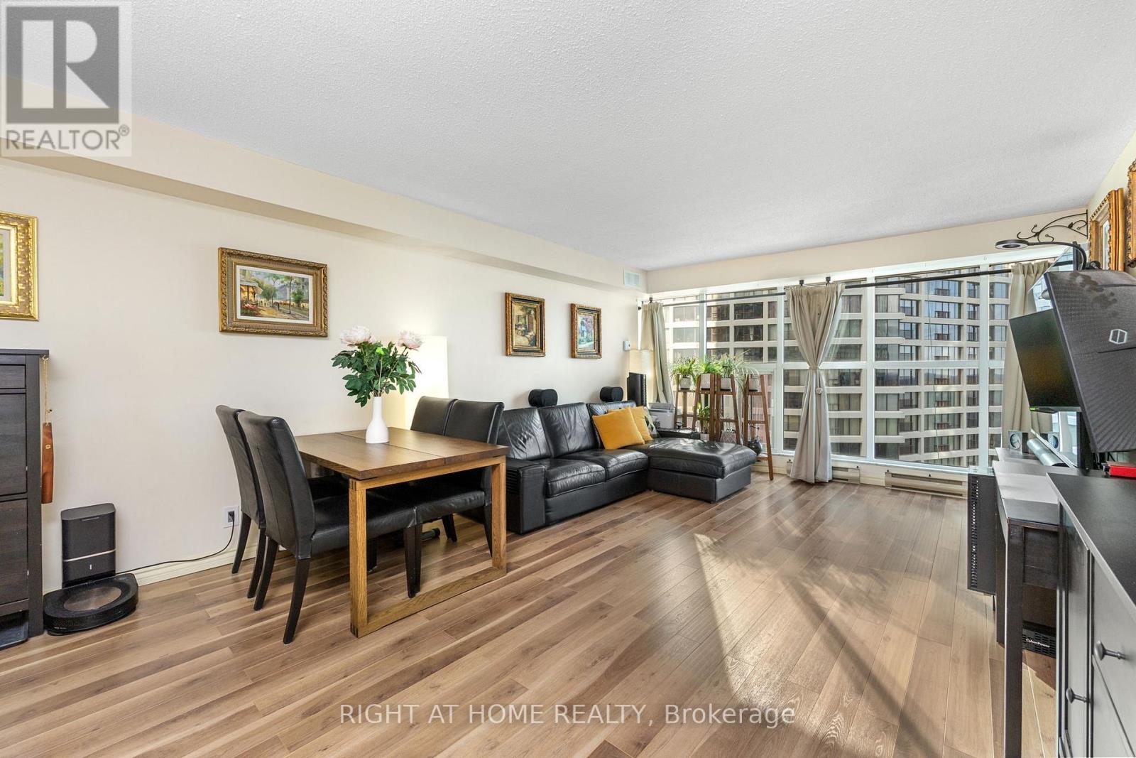 2306 - 77 Harbour Square, Toronto (Waterfront Communities), Ontario  M5J 2S2 - Photo 8 - C13027980