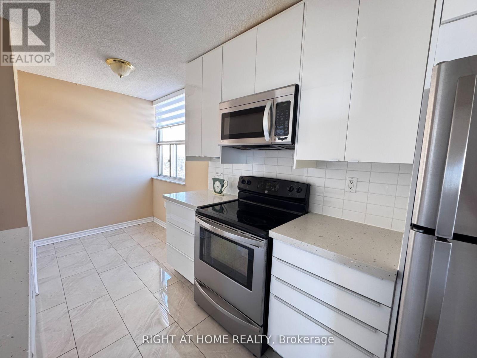 2104 - 205 Hilda Avenue, Toronto, Ontario  M2M 4B1 - Photo 3 - C13028010