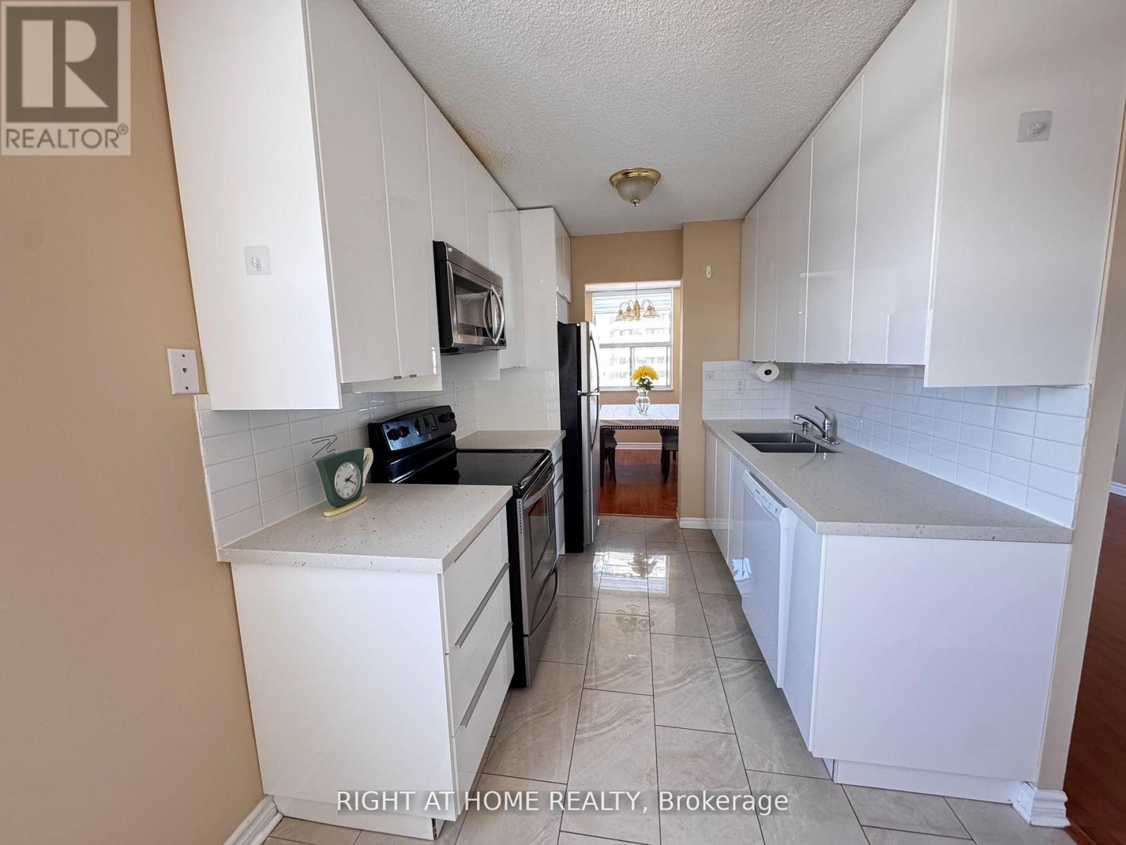 2104 - 205 Hilda Avenue, Toronto, Ontario  M2M 4B1 - Photo 4 - C13028010