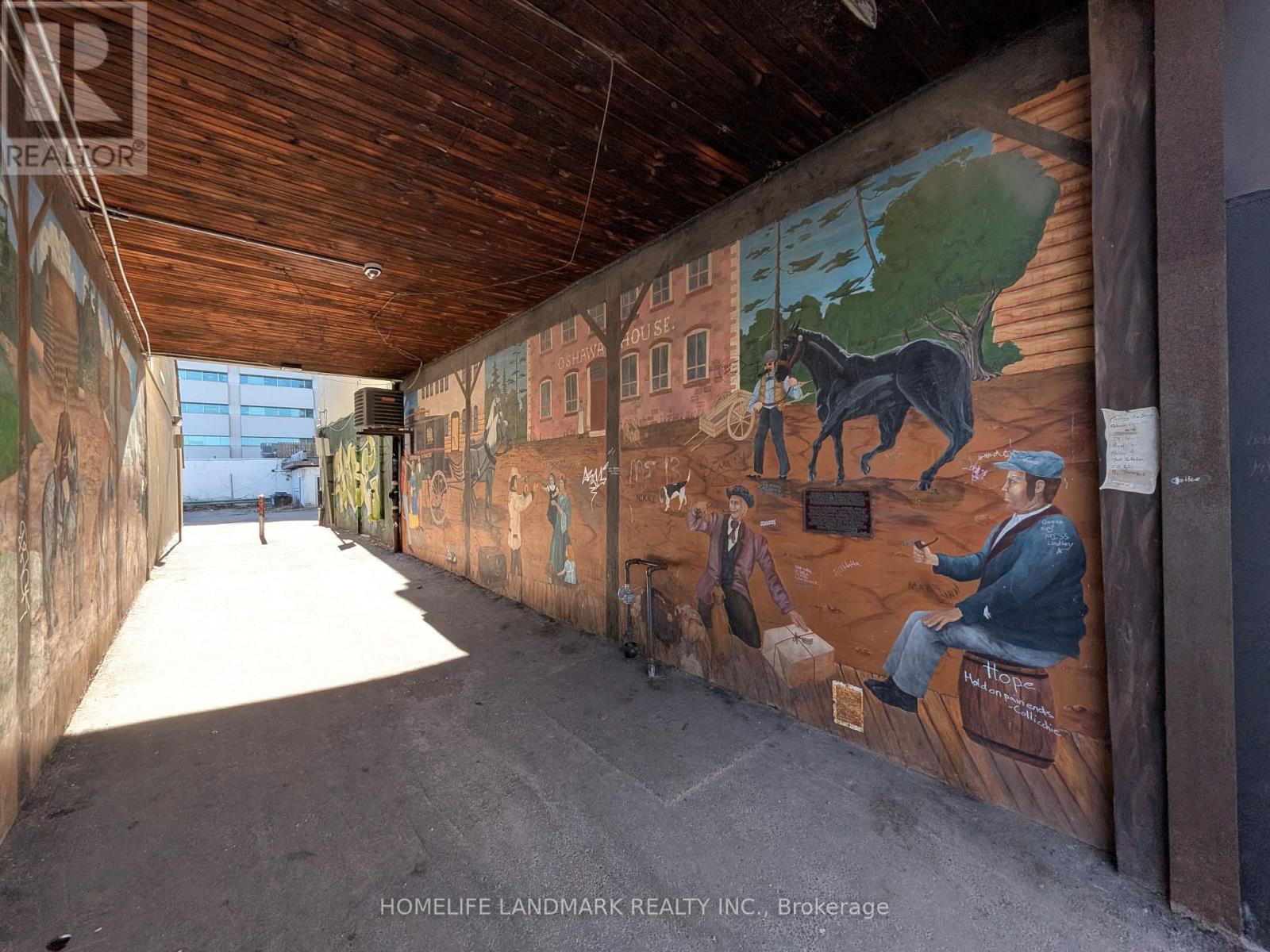 12 Simcoe Street S, Oshawa, Ontario  L1H 4G2 - Photo 2 - E13027966