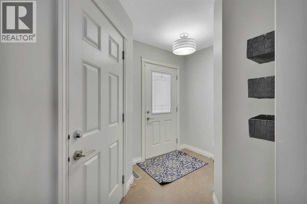 74 Van Slyke Way, Red Deer, Alberta  T4R 0G6 - Photo 4 - A2292274