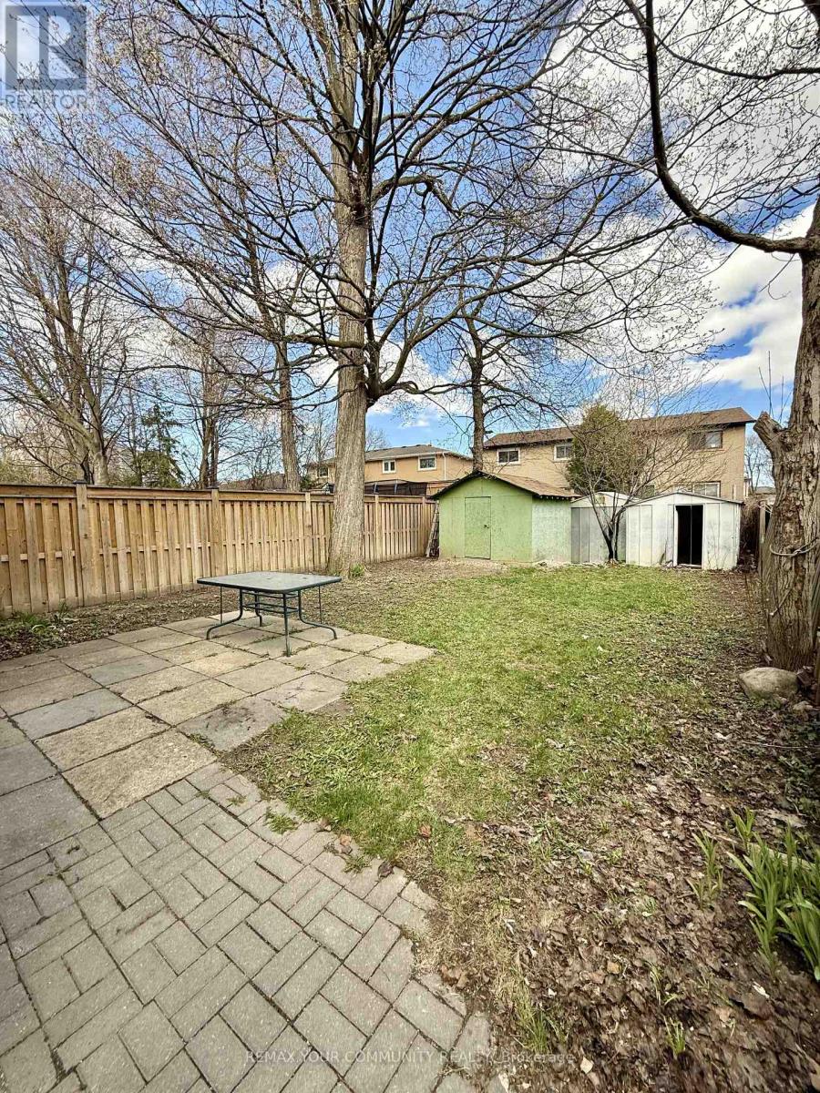 Back Unit - 17 Regatta Crescent, Toronto, Ontario  M2R 2X7 - Photo 11 - C13026882