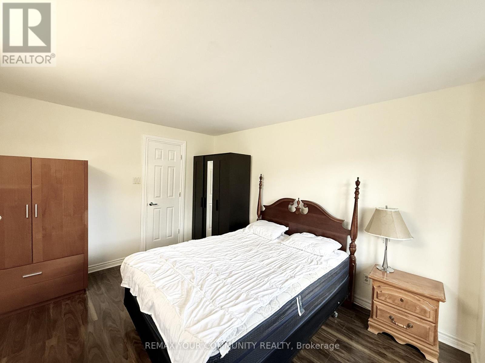 Back Unit - 17 Regatta Crescent, Toronto, Ontario  M2R 2X7 - Photo 6 - C13026882