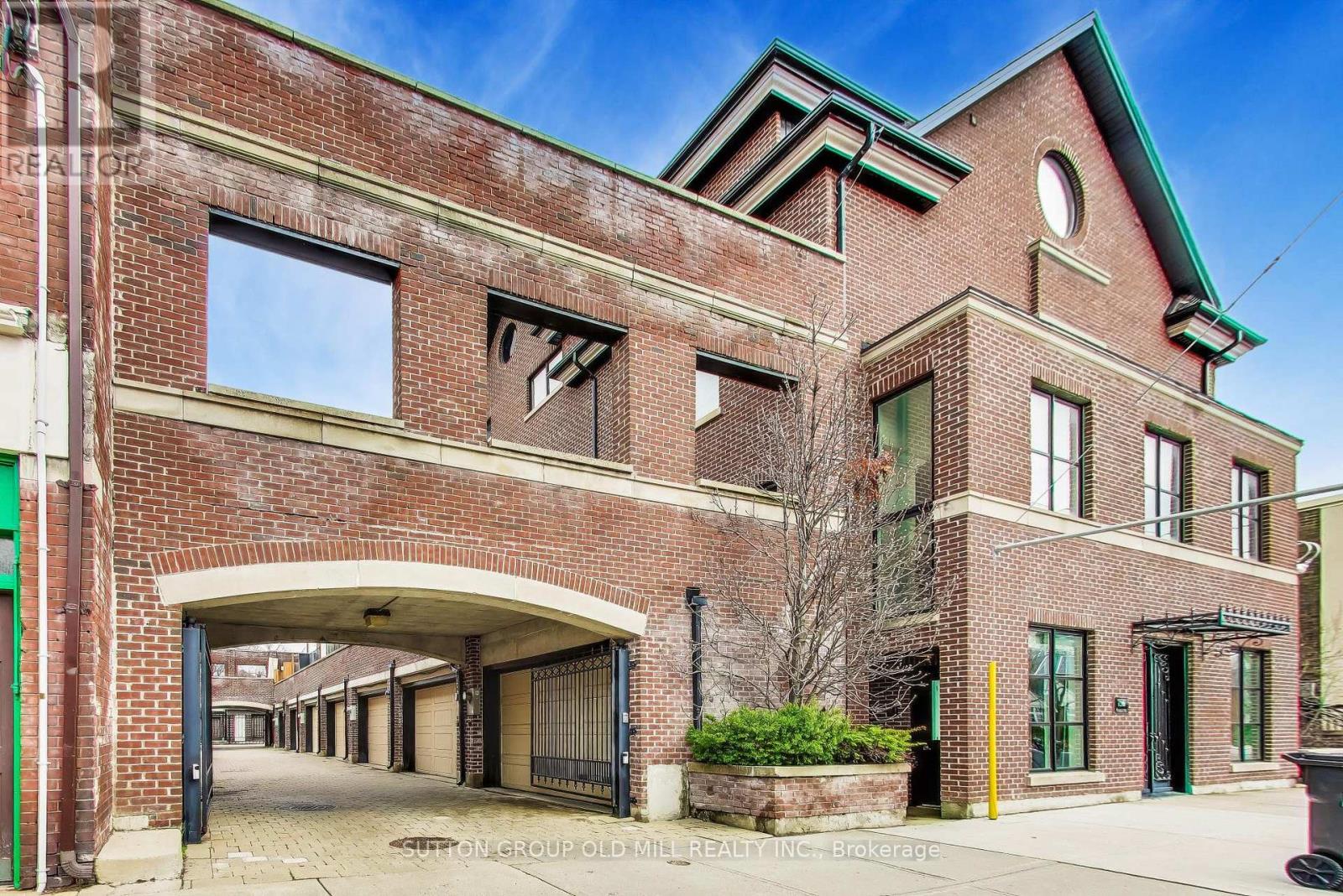 756 ANNETTE STREET, Toronto, Ontario