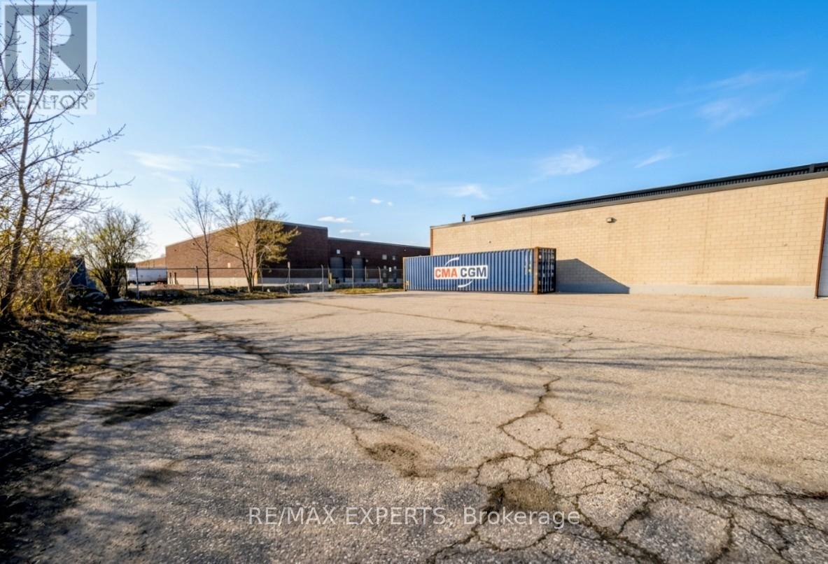 5240 General Road, Mississauga, Ontario  L4W 1G8 - Photo 2 - W13028012