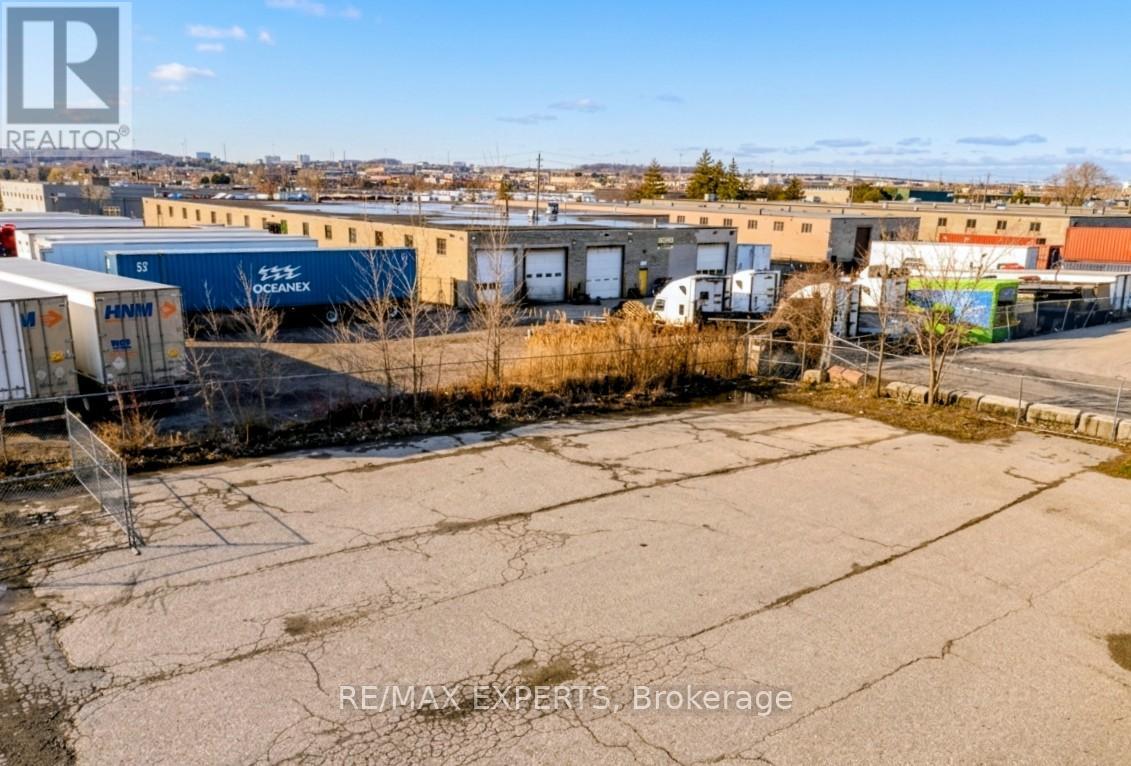 5240 General Road, Mississauga, Ontario  L4W 1G8 - Photo 4 - W13028012