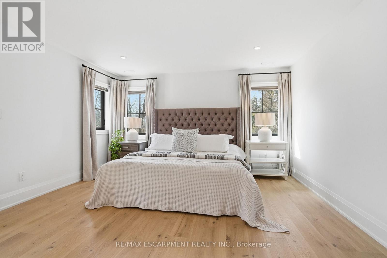 136 Rockcliffe Road, Hamilton, Ontario  L9H 7H3 - Photo 23 - X13027982