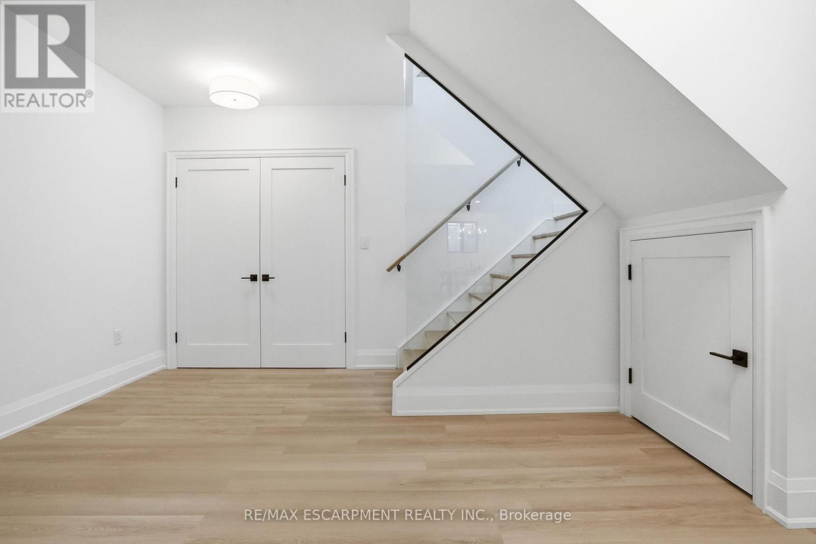 136 Rockcliffe Road, Hamilton, Ontario  L9H 7H3 - Photo 41 - X13027982