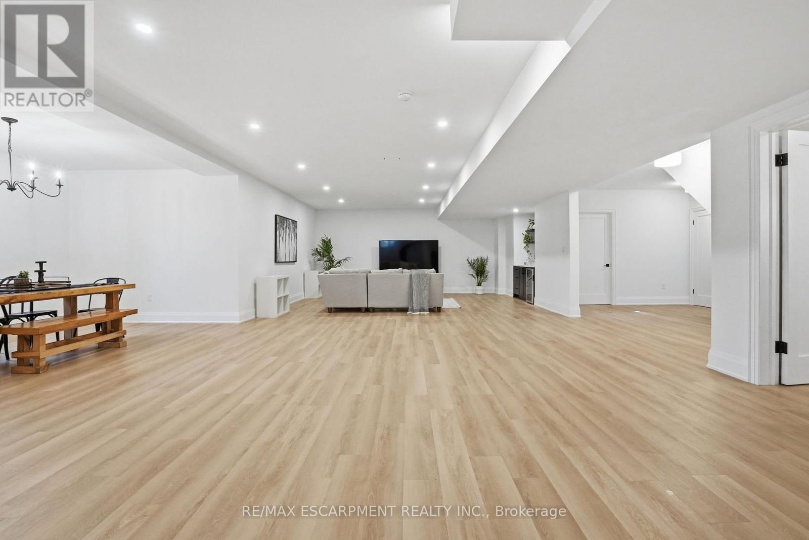 136 Rockcliffe Road, Hamilton, Ontario  L9H 7H3 - Photo 42 - X13027982