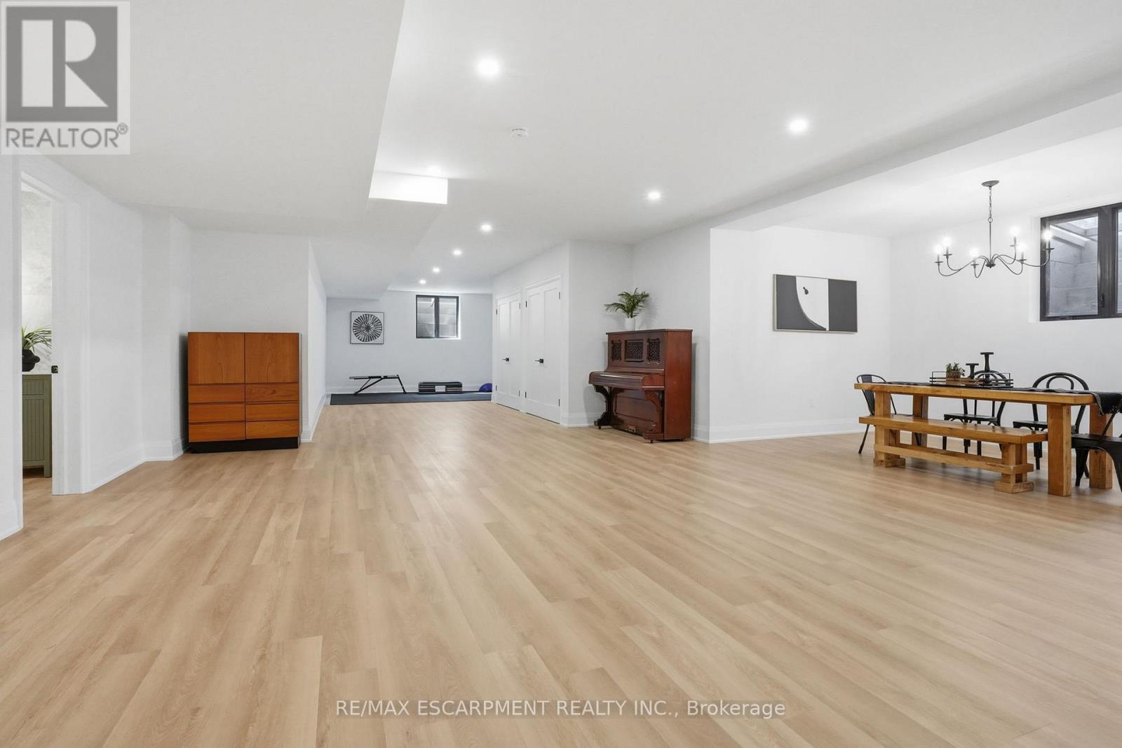 136 Rockcliffe Road, Hamilton, Ontario  L9H 7H3 - Photo 43 - X13027982