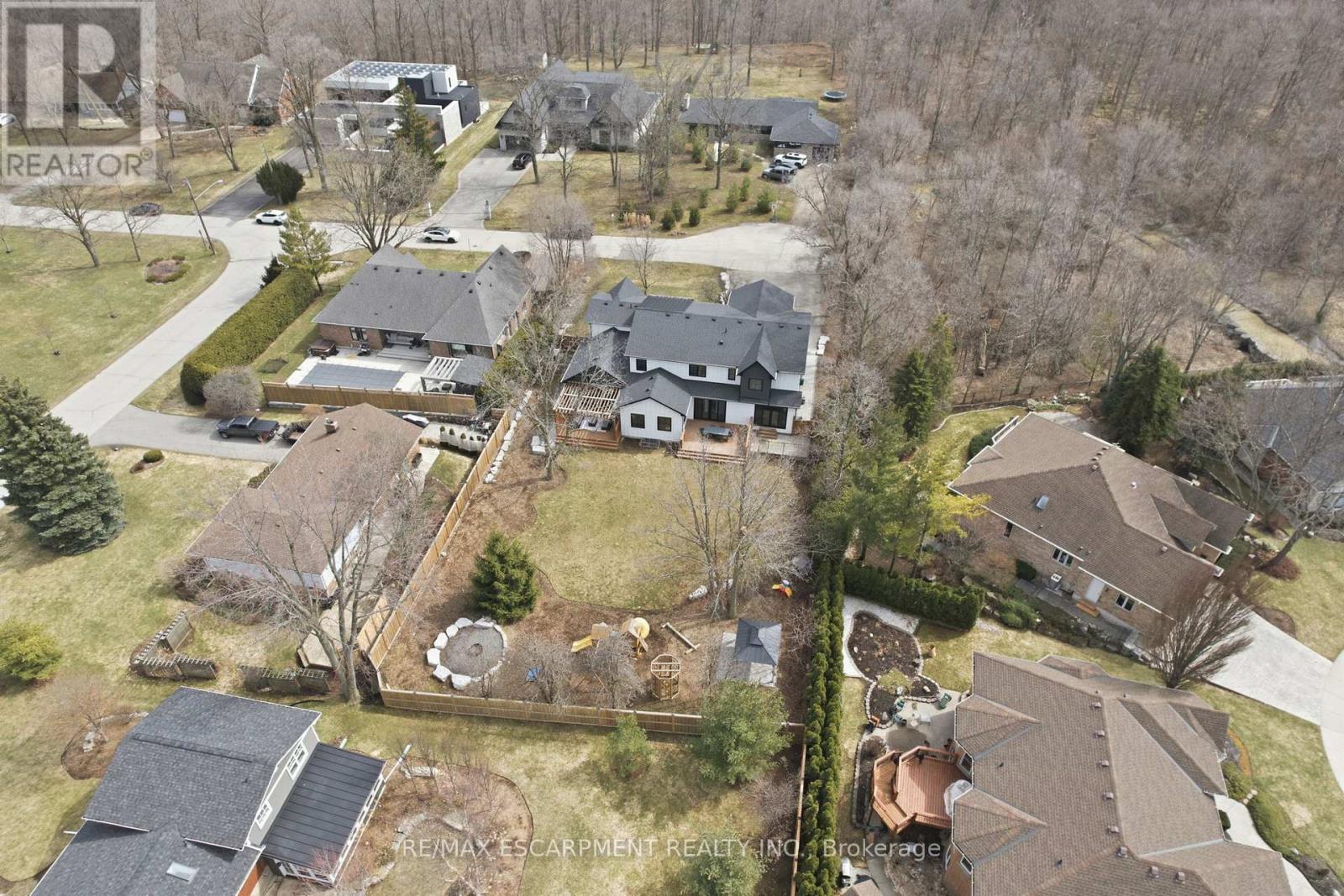 136 Rockcliffe Road, Hamilton, Ontario  L9H 7H3 - Photo 47 - X13027982