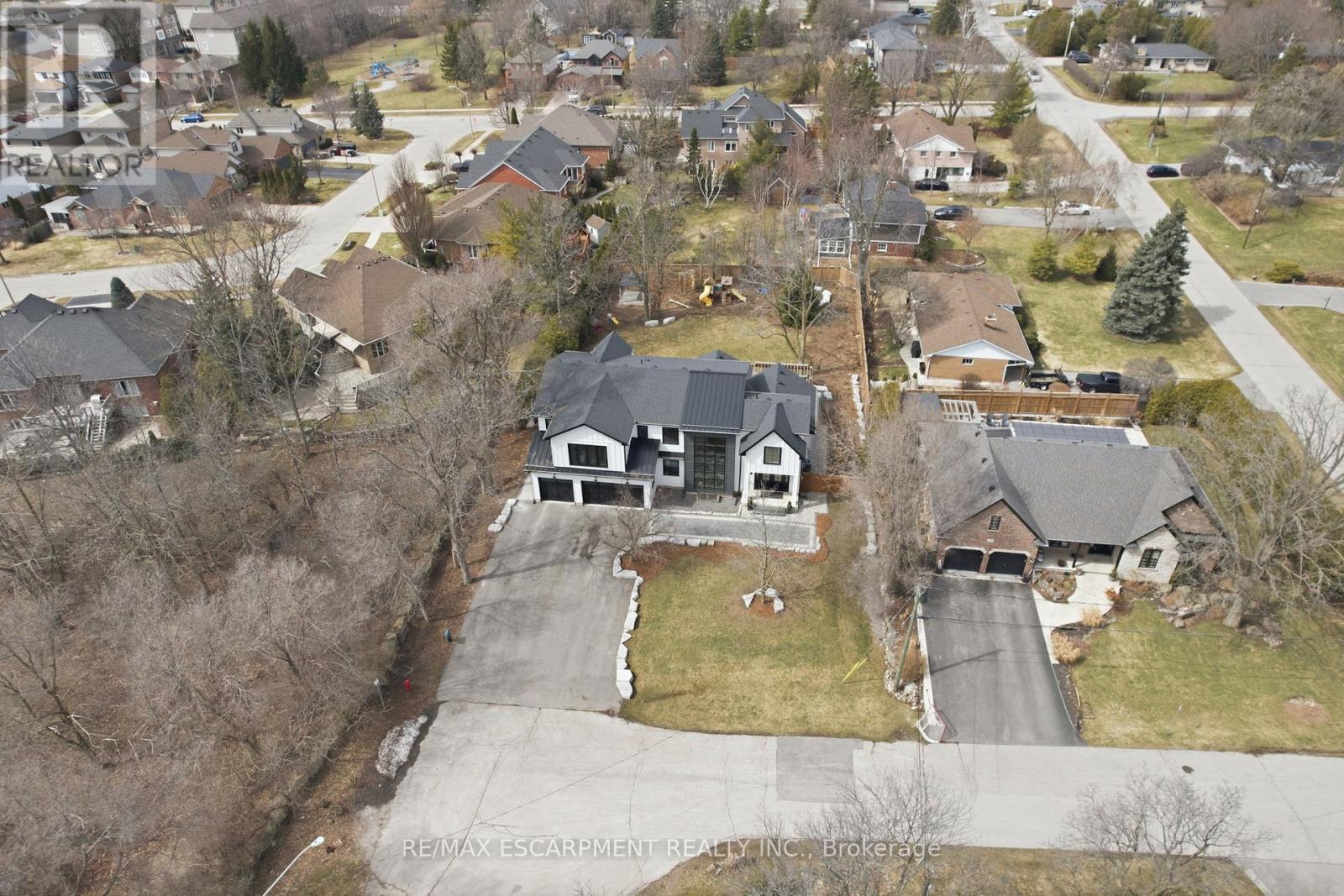 136 Rockcliffe Road, Hamilton, Ontario  L9H 7H3 - Photo 49 - X13027982