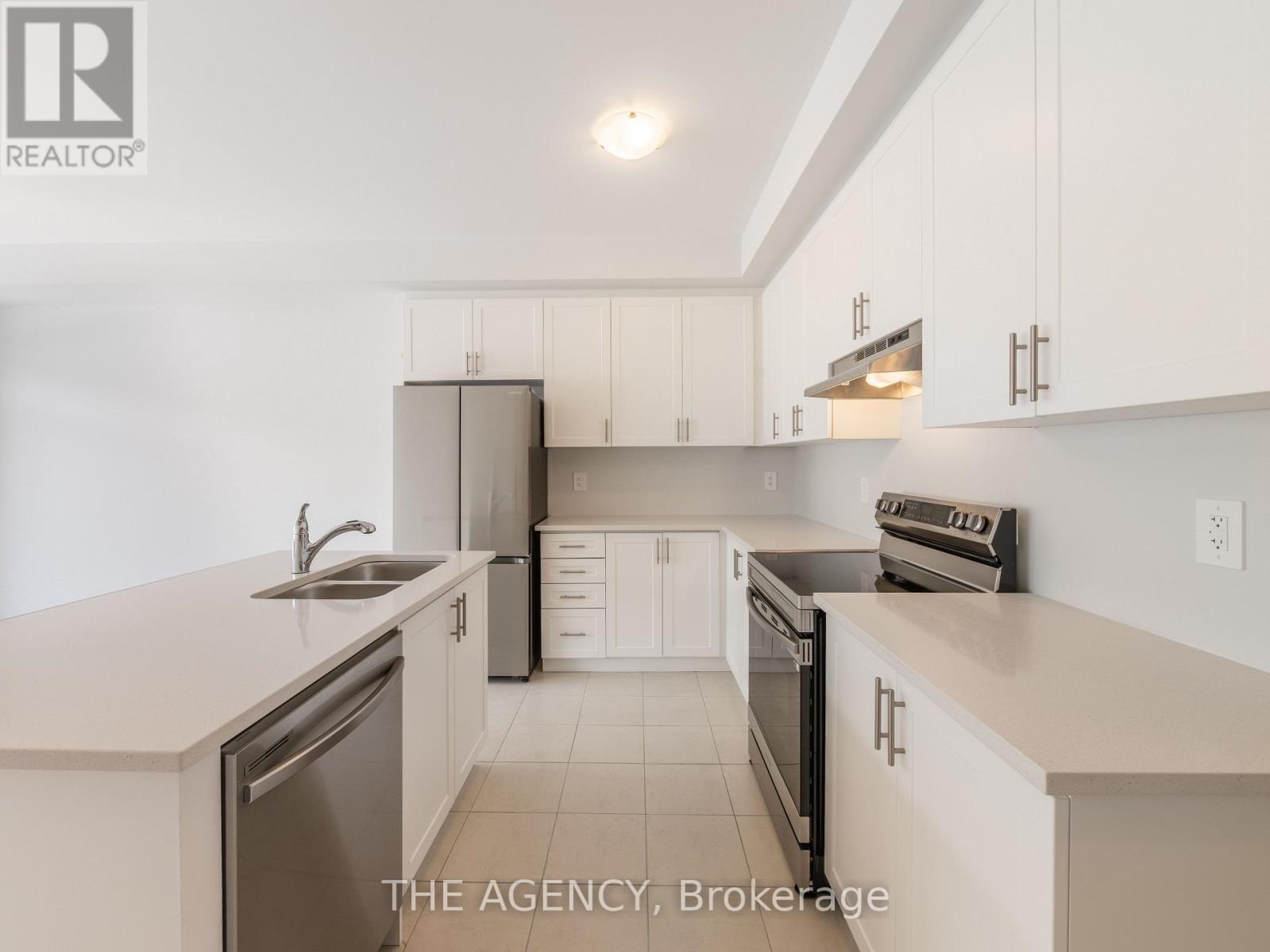 22 Keenan Street, Kawartha Lakes, Ontario  K9V 0R4 - Photo 12 - X13028006