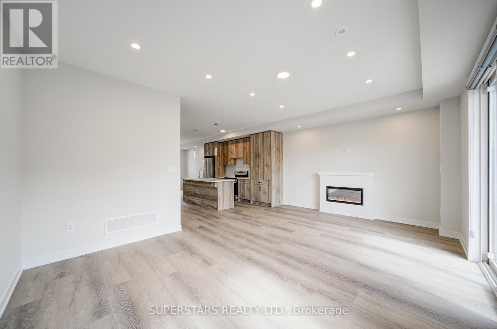12 Chapple Lane, Richmond Hill, Ontario  L4B 0J4 - Photo 19 - N12883440