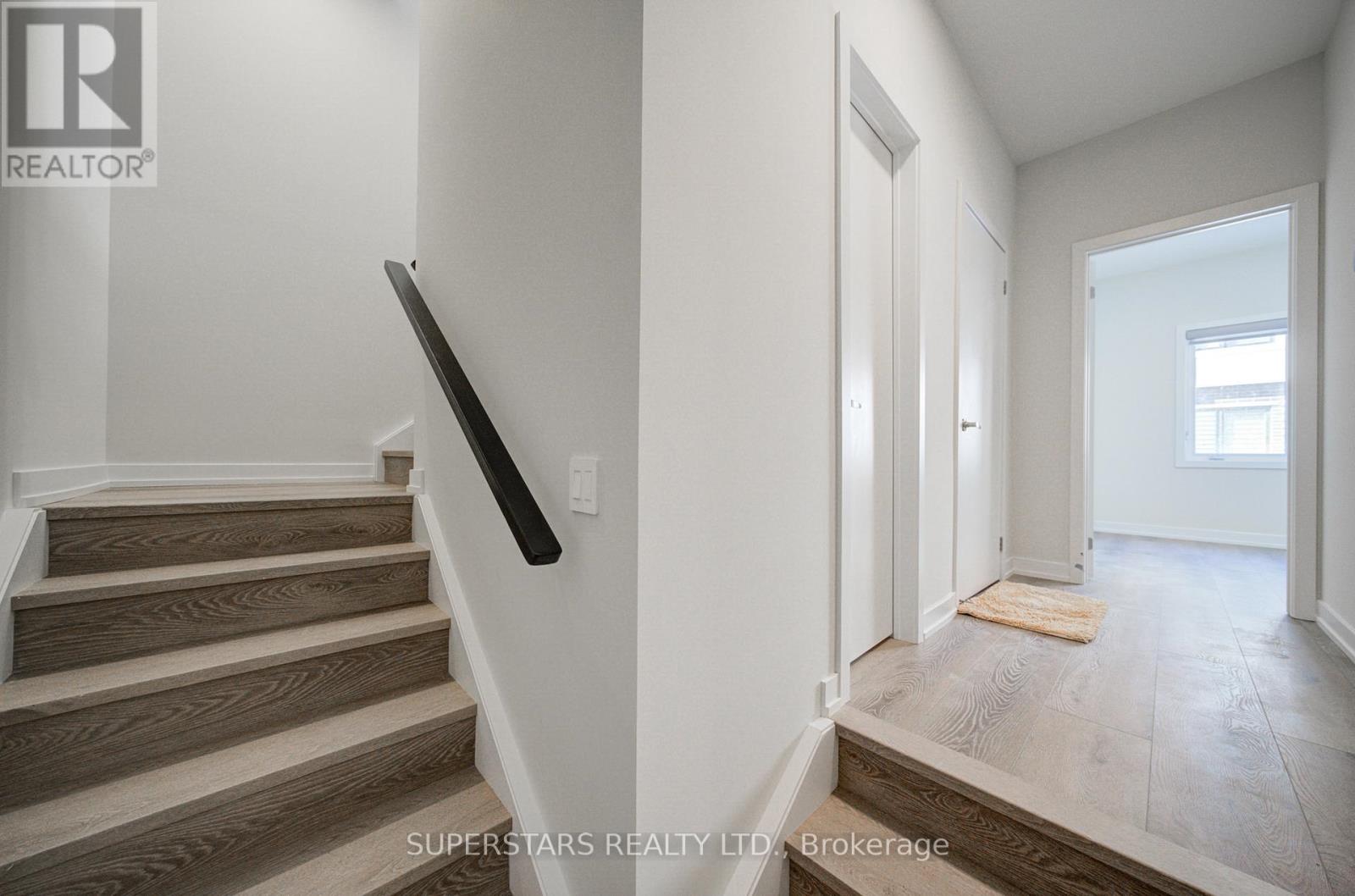 12 Chapple Lane, Richmond Hill, Ontario  L4B 0J4 - Photo 5 - N12883440