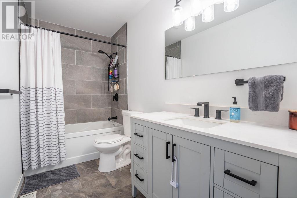 9 East Dunrobin Bay, Sault Ste. Marie, Ontario  P6C 5T4 - Photo 19 - SM260718