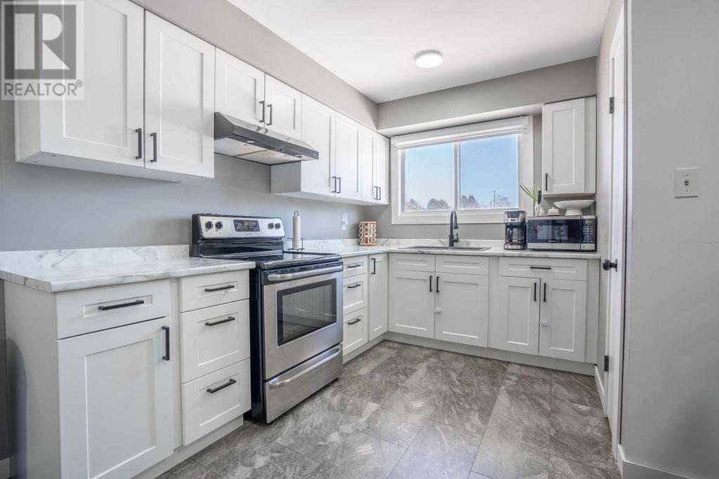 9 East Dunrobin Bay, Sault Ste. Marie, Ontario  P6C 5T4 - Photo 9 - SM260718